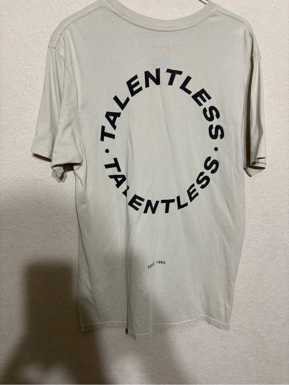 TALENTLESS Men's Circle Logo Tee in Light Gray